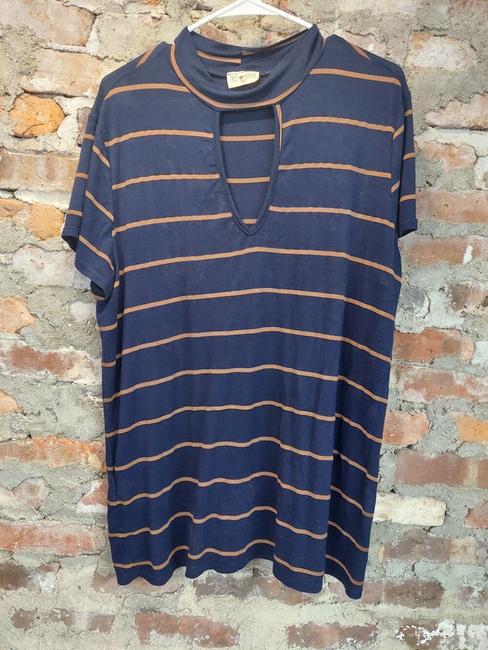 Free Kisses Womens Keyhole Top Plus 1X Navy Tan Striped Short Sleeve
